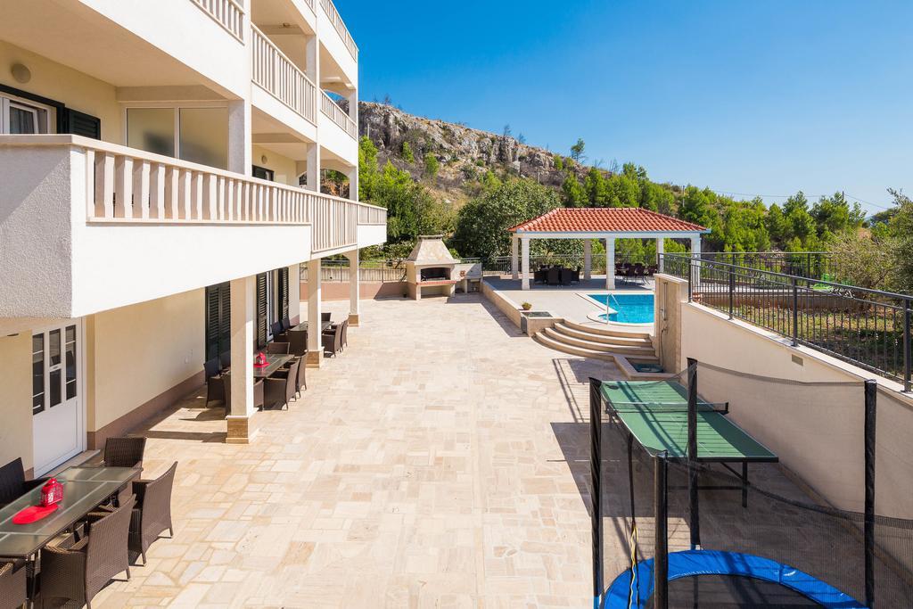 Beachfront Apartments Lara أوميس المظهر الخارجي الصورة